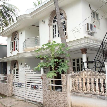Hotel Jj'S White House Thrissur Esterno foto