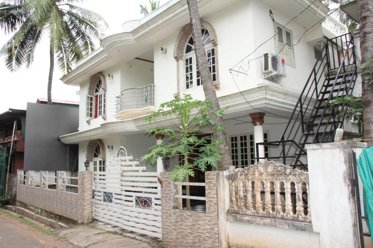 Hotel Jj'S White House Thrissur Esterno foto