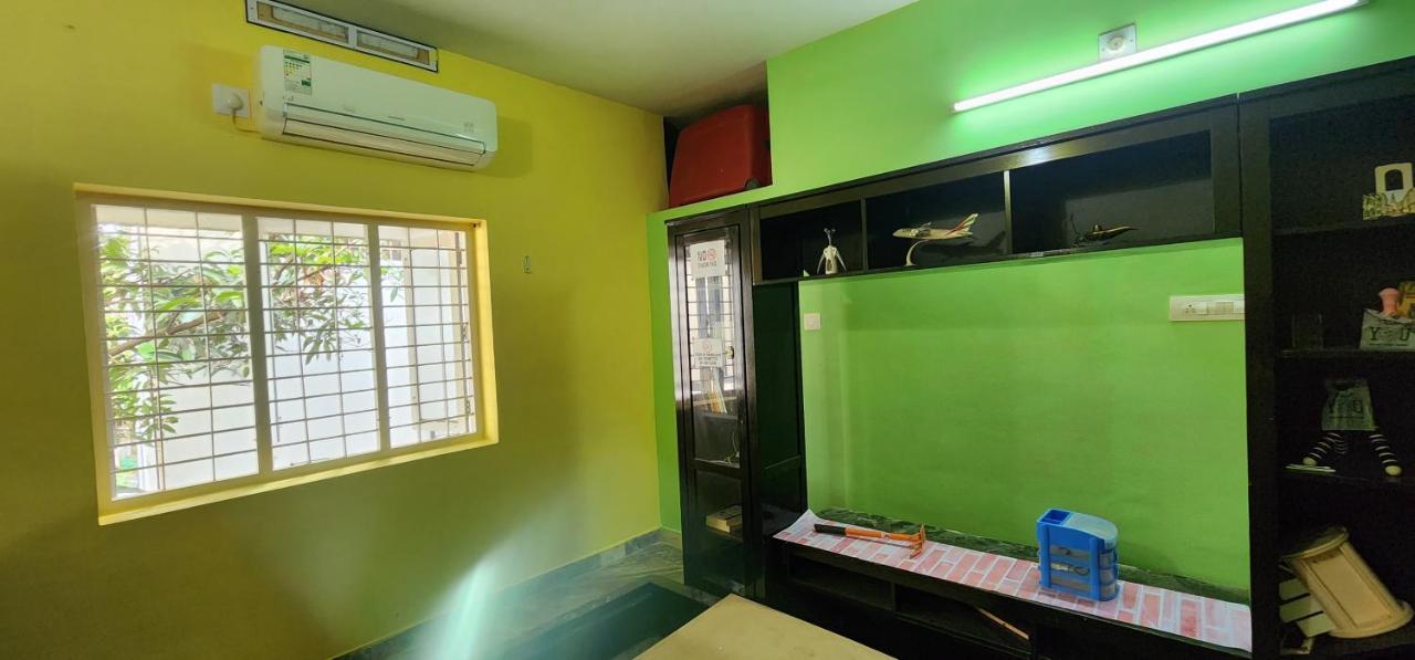 Hotel Jj'S White House Thrissur Esterno foto