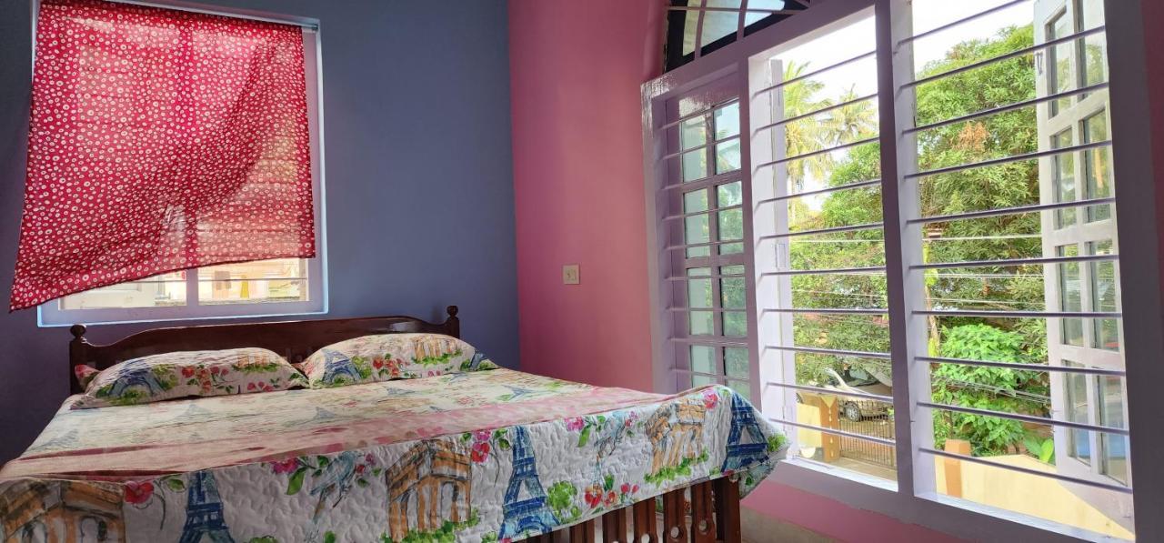 Hotel Jj'S White House Thrissur Esterno foto