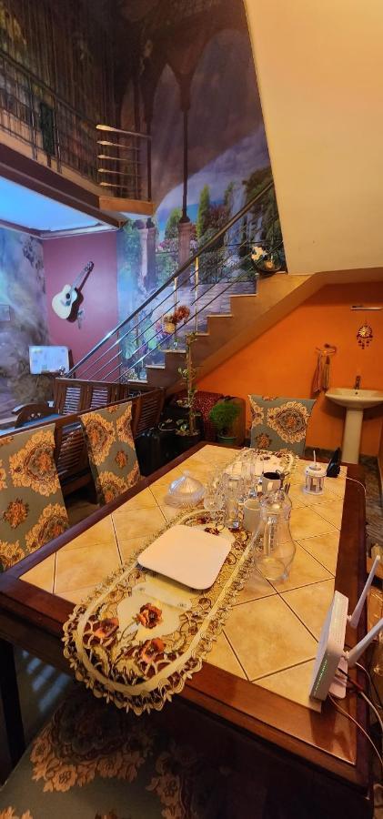 Hotel Jj'S White House Thrissur Esterno foto